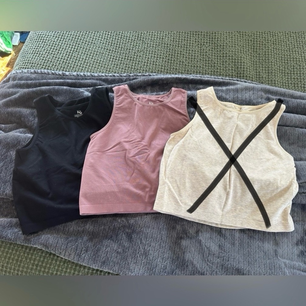Kindred Bravely Women's Crop in Black and Mauve
